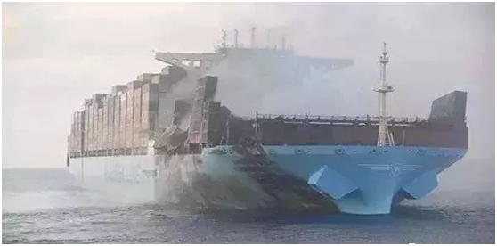 2018年3月3日，某轮在印度洋发生火灾，造成四人死亡。该船位于船前段的集装箱几乎全部损失，数量达数百个。
