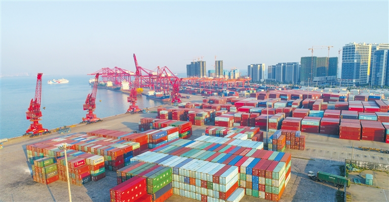海运集装箱市场整合对港口与承运人关系有什么影响？